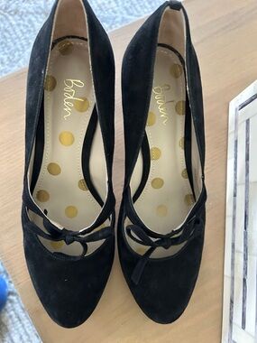 Boden Black Suede Bow-Accent Pumps